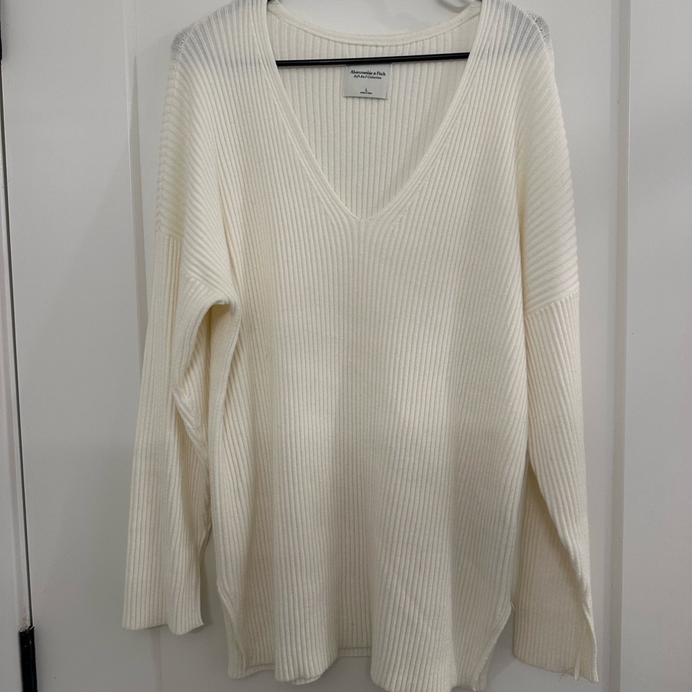Abercrombie & Fitch LuxeLoft Oversized V-Neck Sweater, white, large